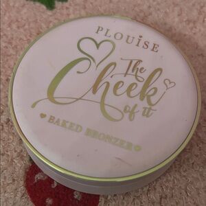 Louis Vuitton White Compact with Green Powder